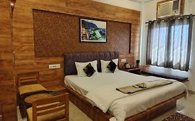 Khushi Paying Guest House